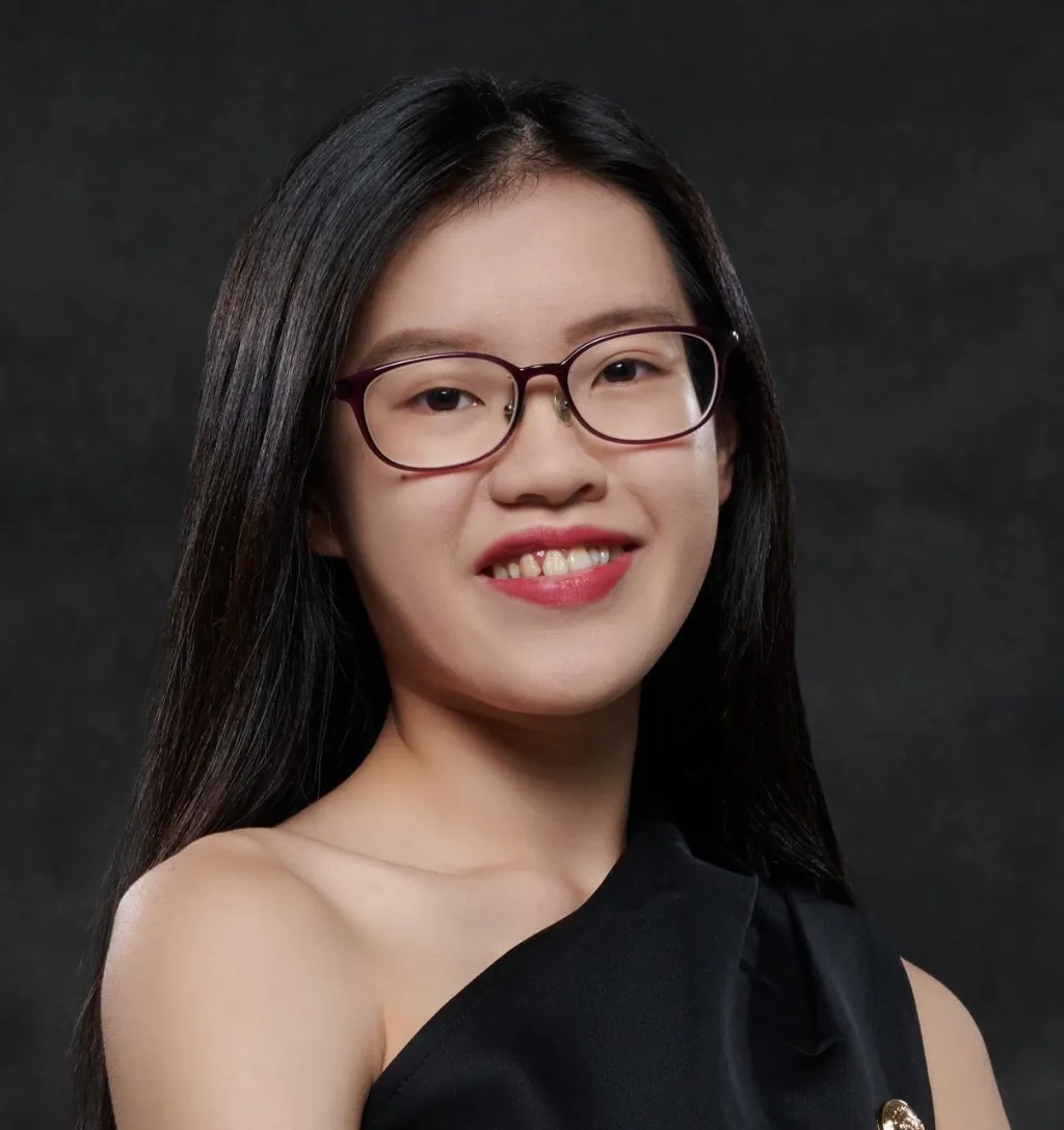 Lindsey Lum headshot