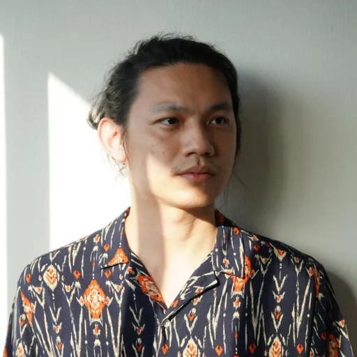Guofeng Headshot